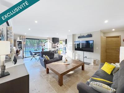 Maison - 147 m² - 8 pièces