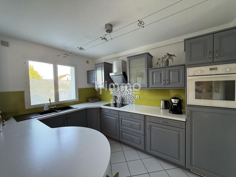 Maison - 94 m² - 5 pièces