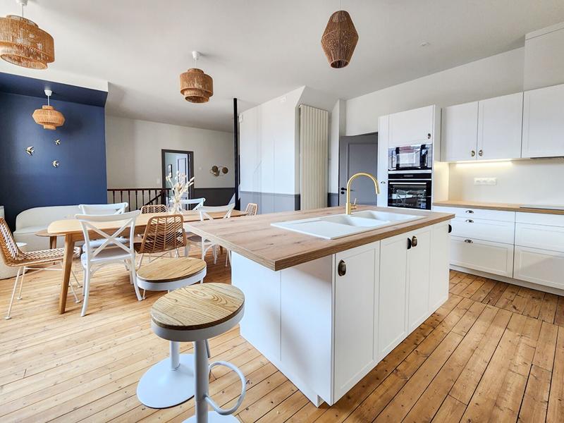 Maison - 271 m² - 12 pièces