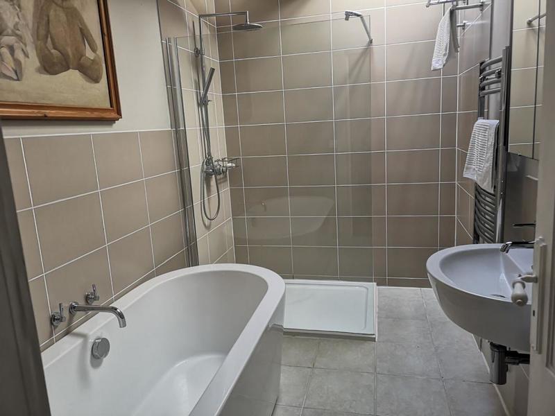 Propriété - 470 m² - 16 pièces