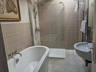 Propriété - 470 m² - 16 pièces
