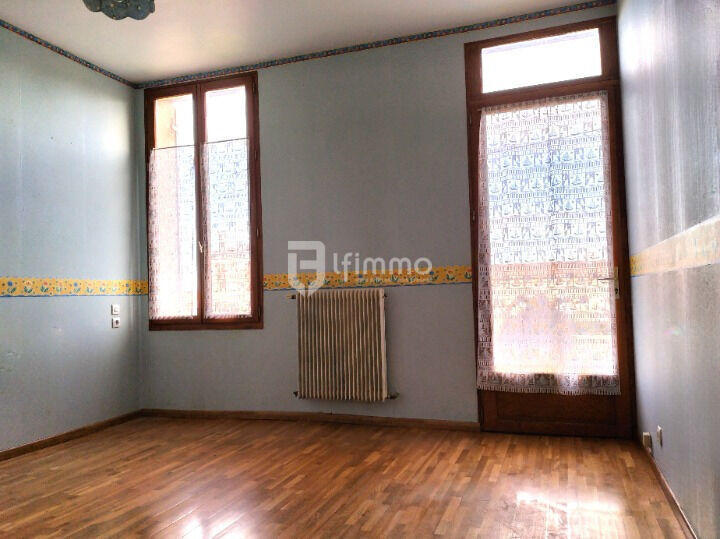 Maison en pierre - 212 m² - 7 pièces