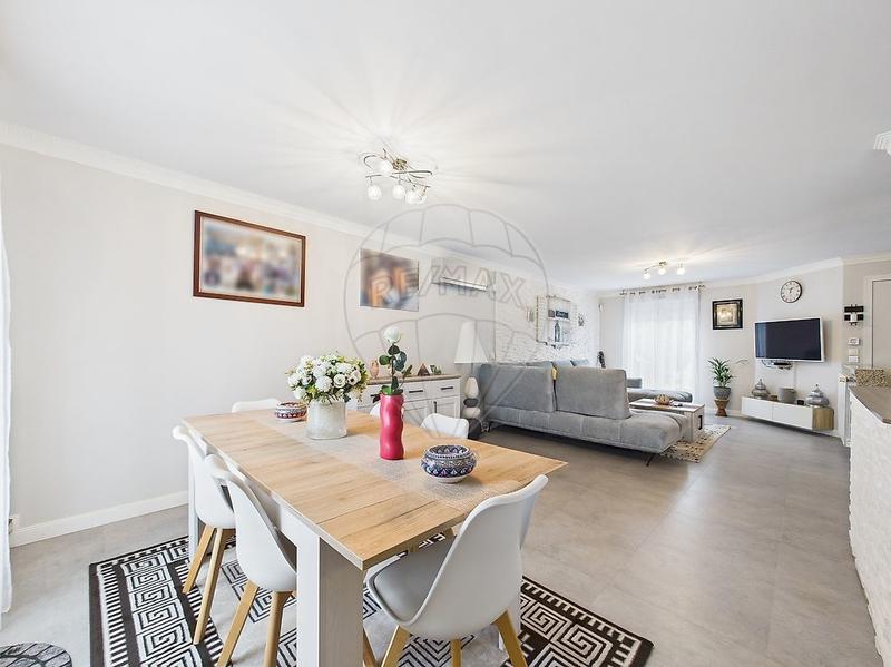 Maison - 93 m² - 6 pièces