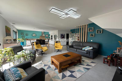 Maison - 125 m² - 6 pièces