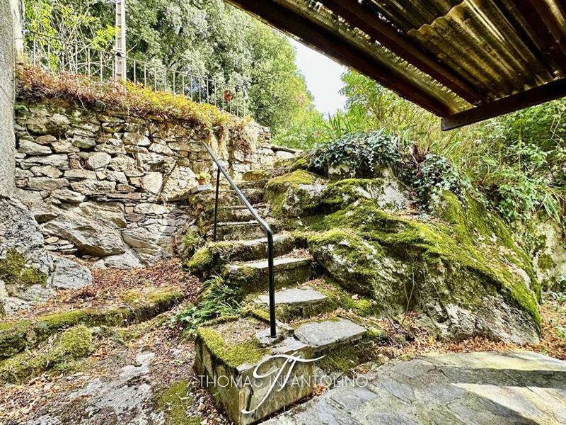 Maison - 410 m² - 10 pièces