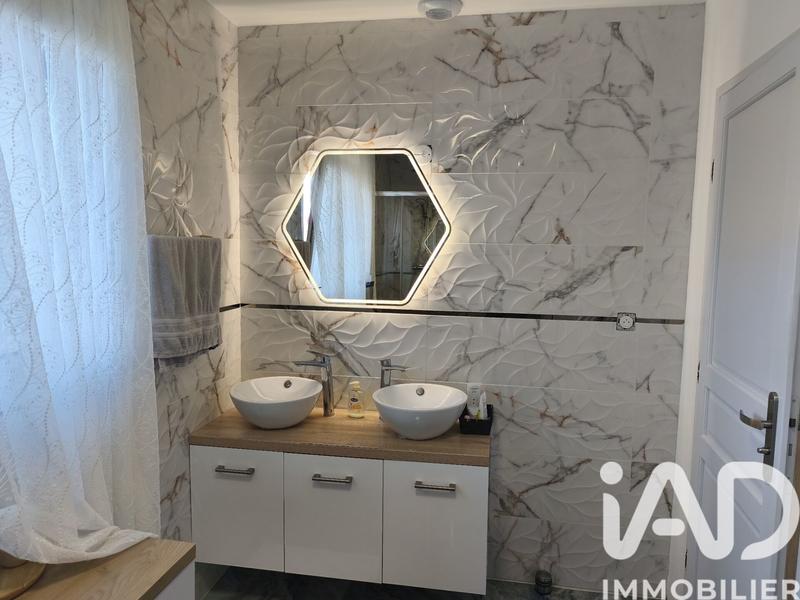 Maison - 205 m² - 7 pièces