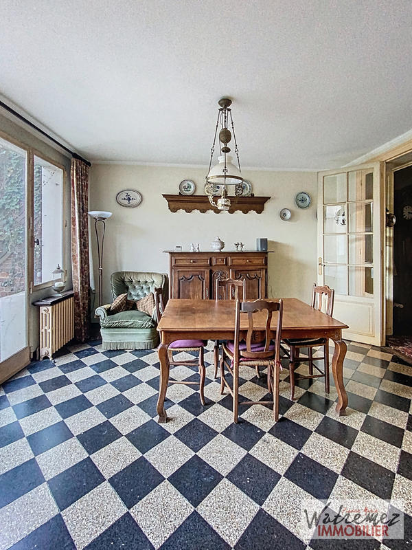 Maison - 254 m² - 10 pièces