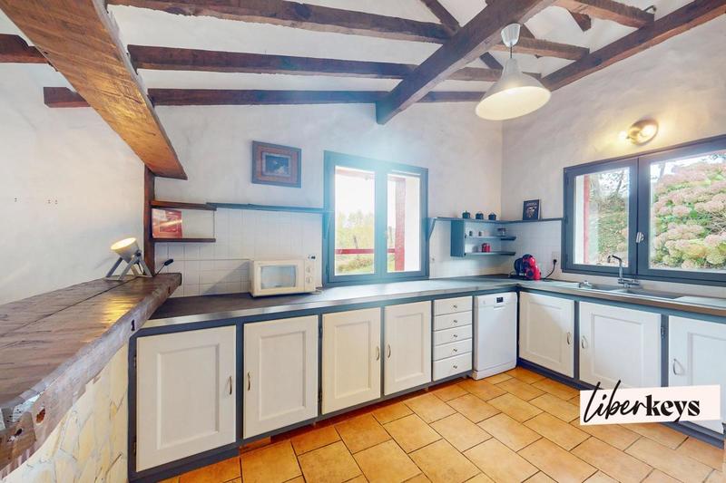 Villa - 220 m² - 10 pièces