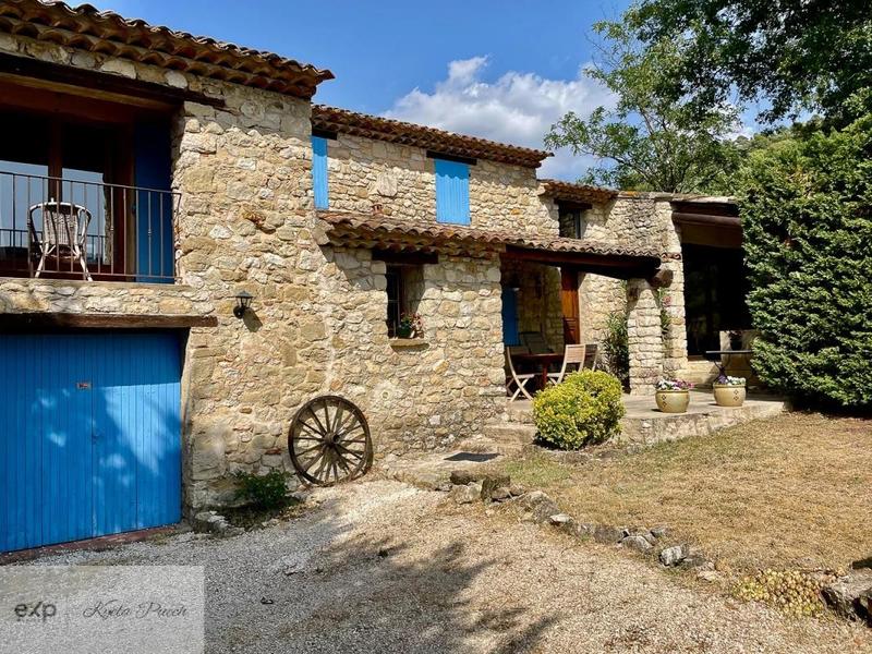 Propriété - 259 m² - 7 pièces