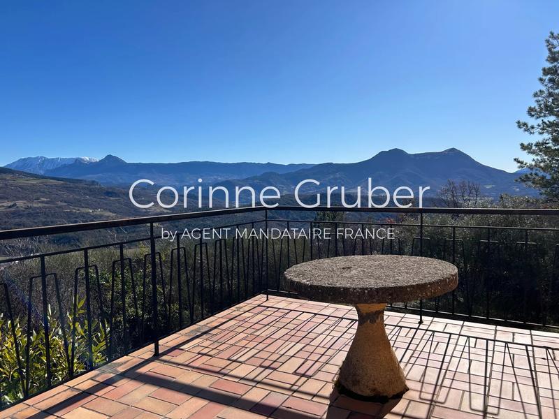 Maison - 94 m² - 5 pièces