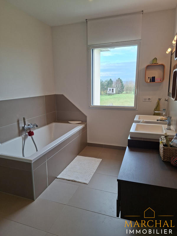 Villa - 294 m² - 10 pièces