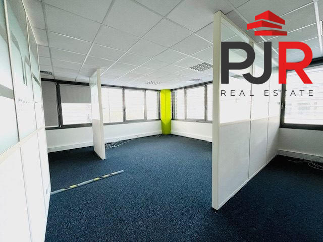 Bureau - 627 m²