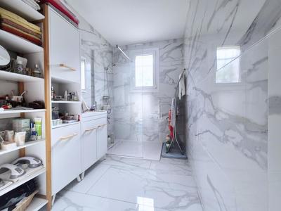 Maison - 99 m² - 4 pièces