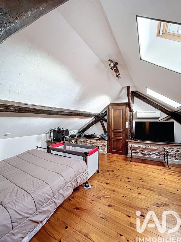 Maison - 235 m² - 10 pièces