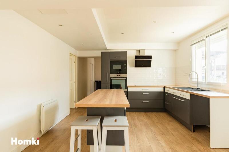 Maison - 210 m² - 7 pièces