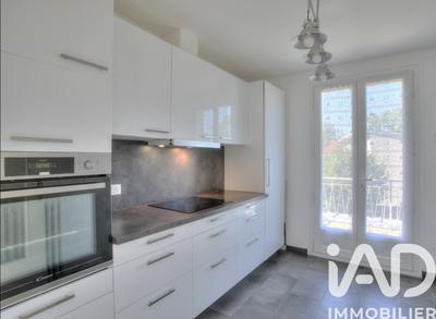 Maison - 143 m² - 6 pièces