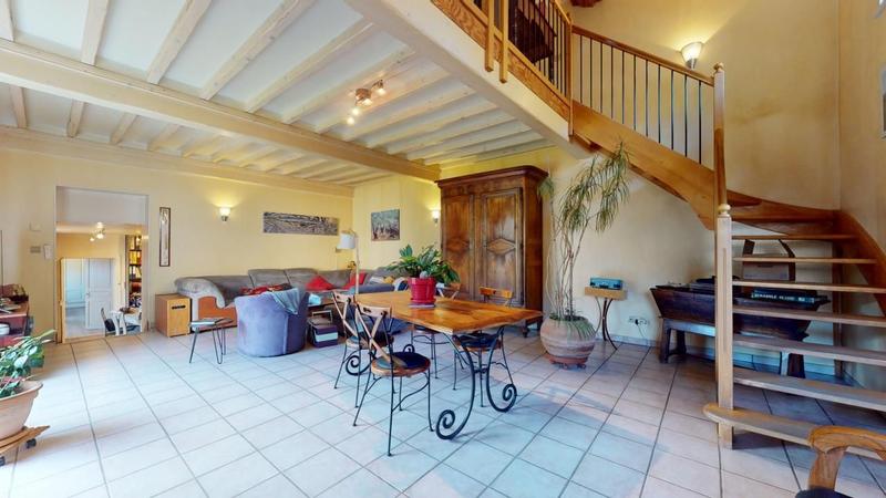 Maison - 240 m² - 5 pièces