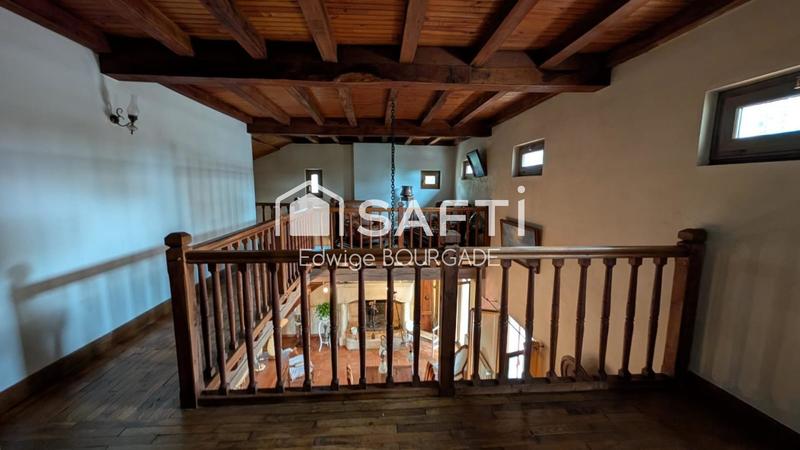Maison - 215 m² - 7 pièces