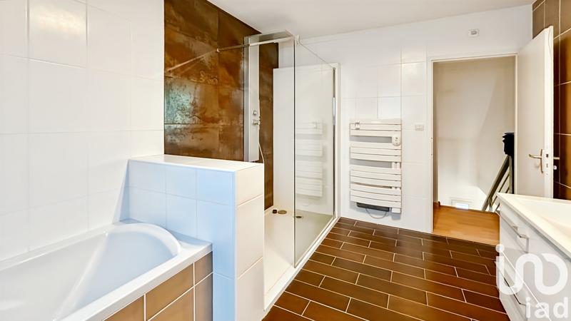 Maison - 141 m² - 6 pièces