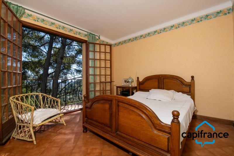 Villa - 213 m² - 7 pièces