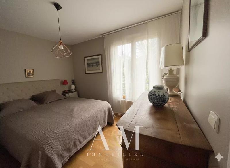 Appartement - 90 m² - 4 pièces