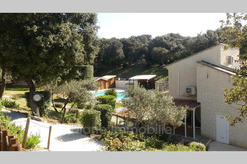 Villa - 162 m² - 6 pièces