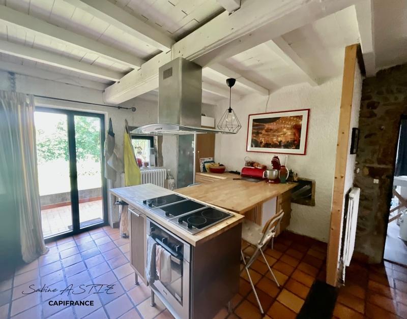 Maison - 259 m² - 9 pièces