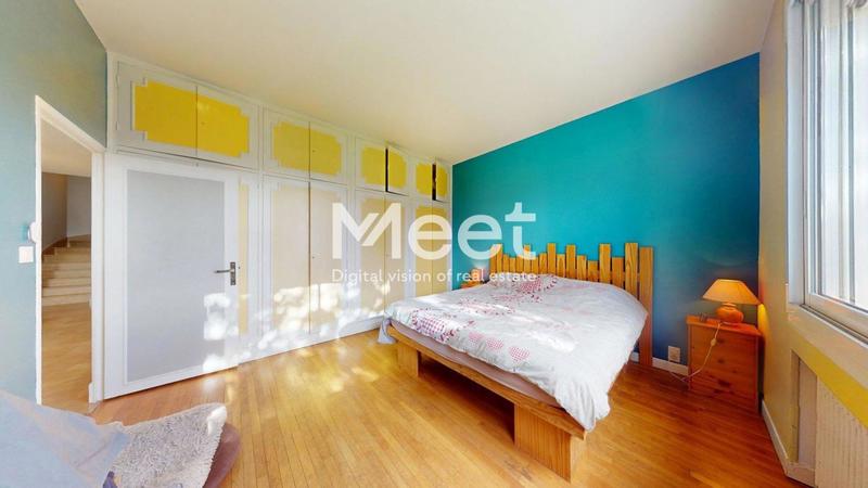 Propriété - 255 m² - 8 pièces