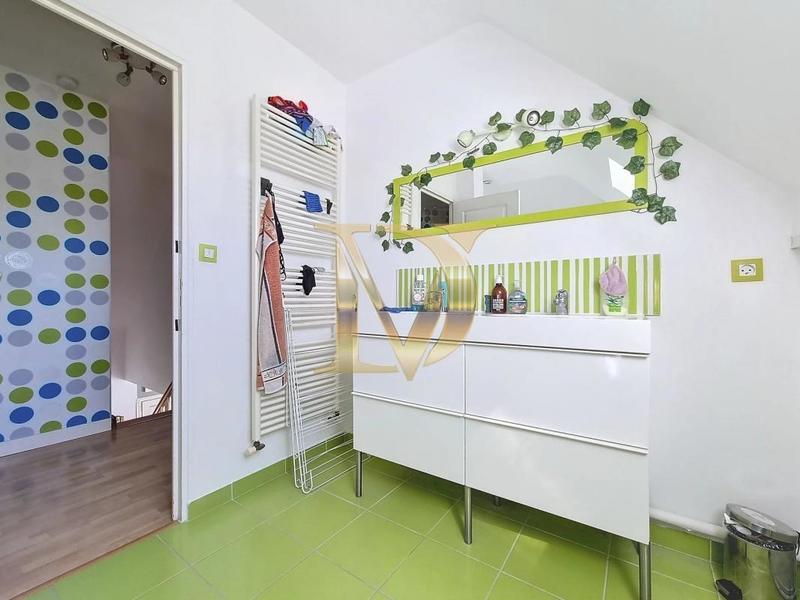 Propriété - 245 m² - 11 pièces