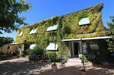 Maison - 255 m² - 12 pièces