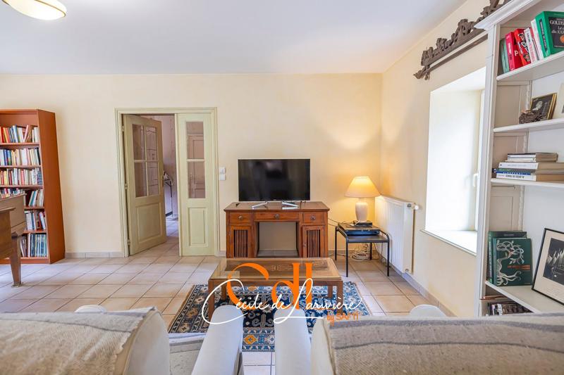 Maison - 223 m² - 8 pièces