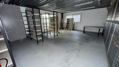 Entrepôt - 270 m²