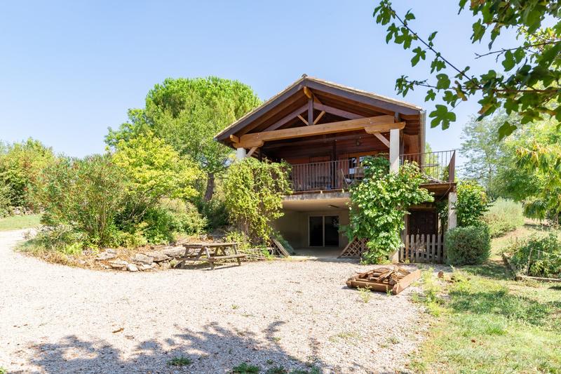Maison - 250 m² - 10 pièces