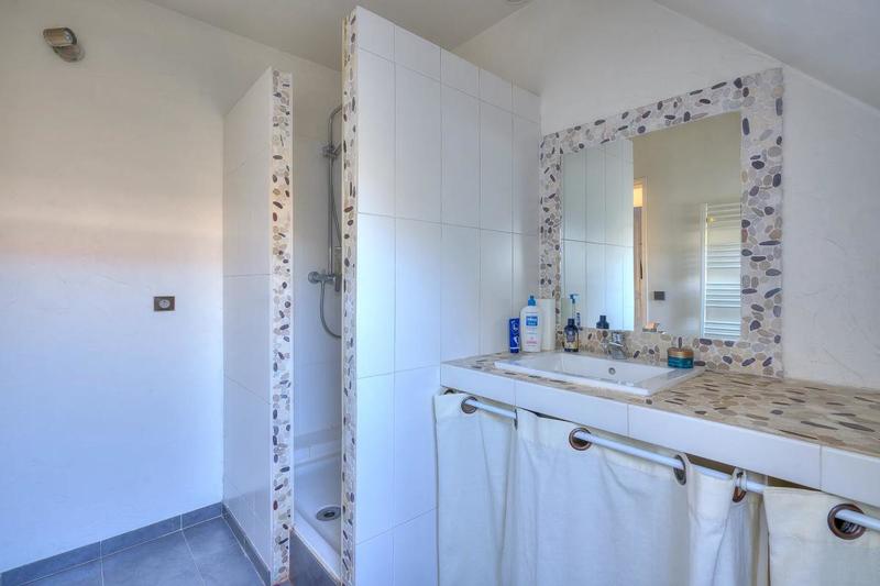 Maison - 210 m² - 8 pièces