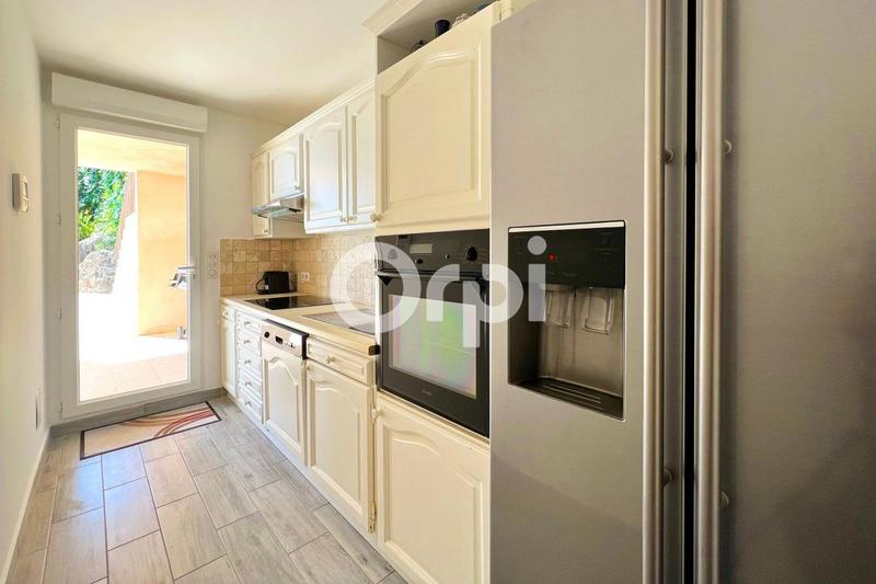 Maison - 240 m² - 8 pièces