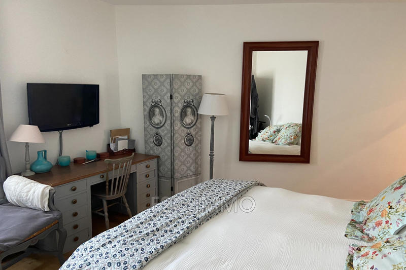 Maison - 187 m² - 9 pièces