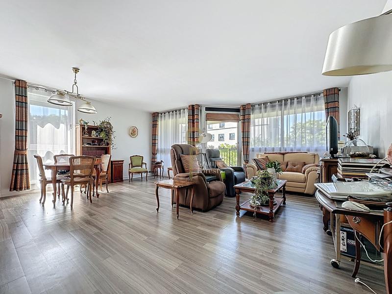 Appartement - 98 m² - 4 pièces