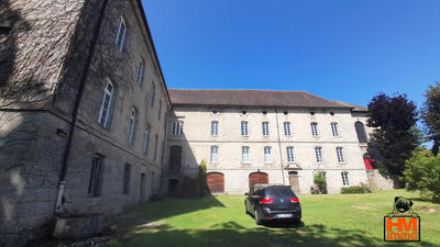 Demeure - 850 m² - 23 pièces