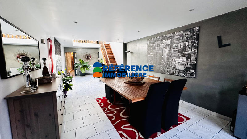 Maison - 193 m² - 5 pièces