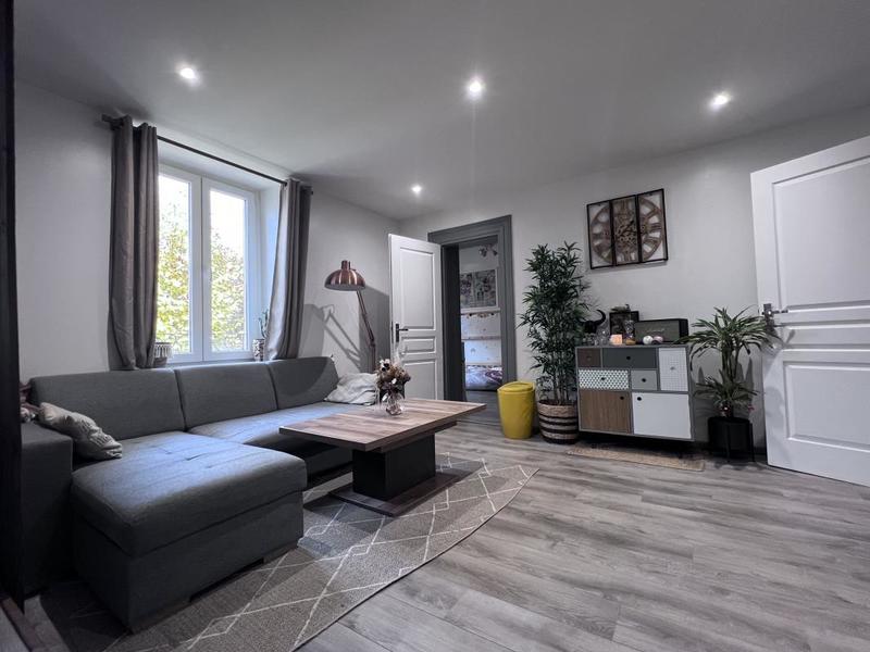 Appartement ancien - 99 m² - 5 pièces