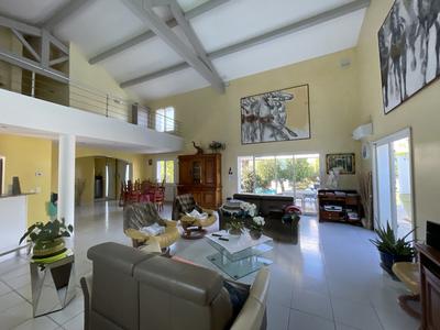 Maison - 200 m² - 6 pièces