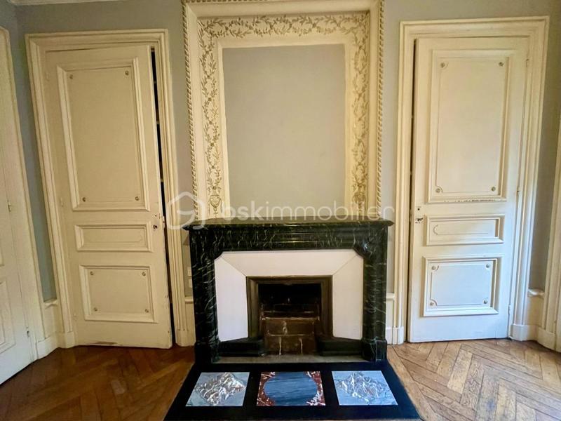 Appartement ancien - 79 m² - 4 pièces