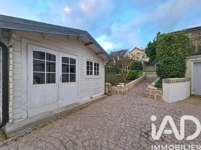 Maison - 213 m² - 8 pièces