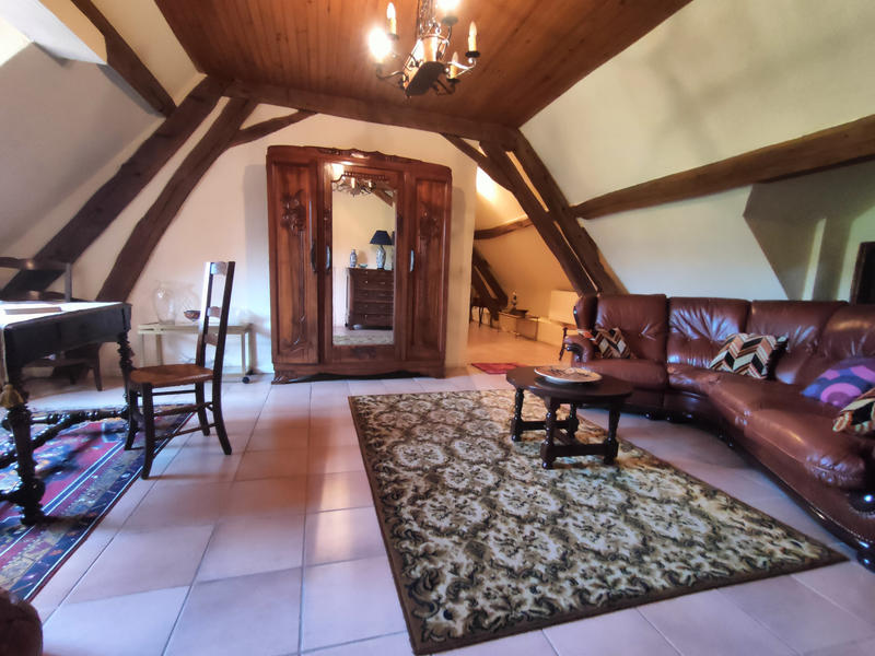 Maison - 220 m² - 8 pièces