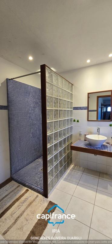 Propriété - 190 m² - 6 pièces