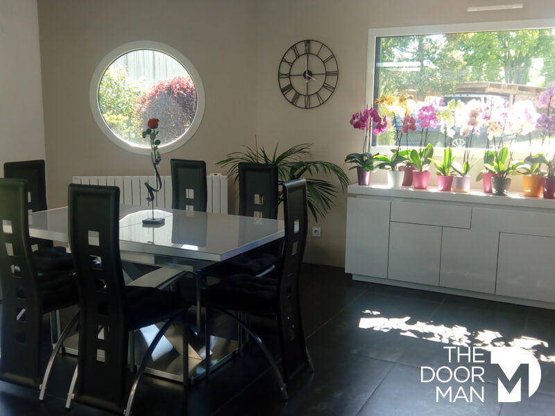 Maison - 330 m² - 11 pièces