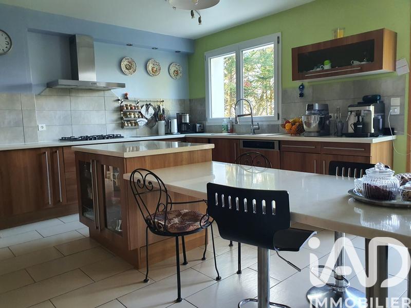 Maison - 255 m² - 12 pièces