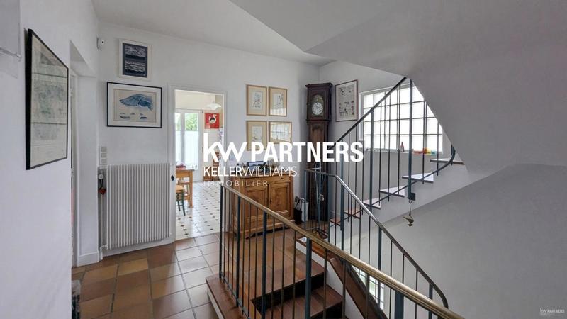 Maison - 185 m² - 8 pièces