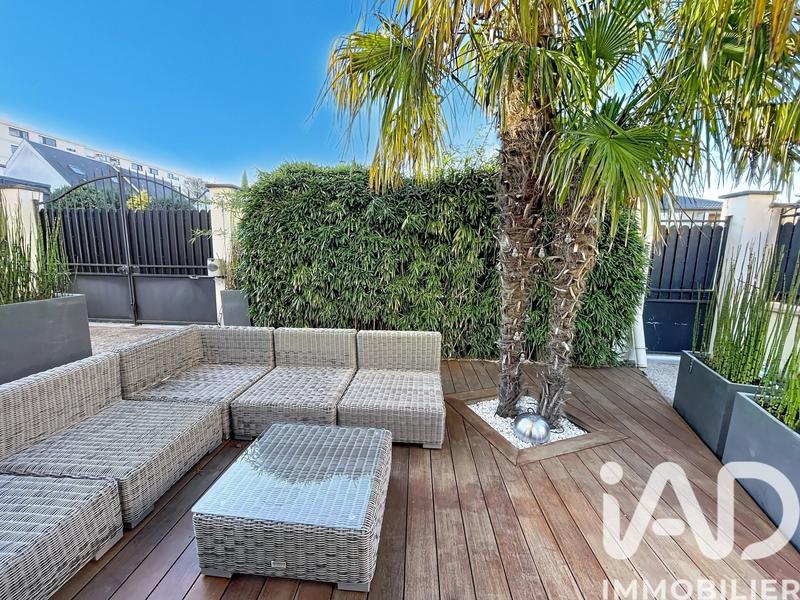 Maison - 192 m² - 7 pièces