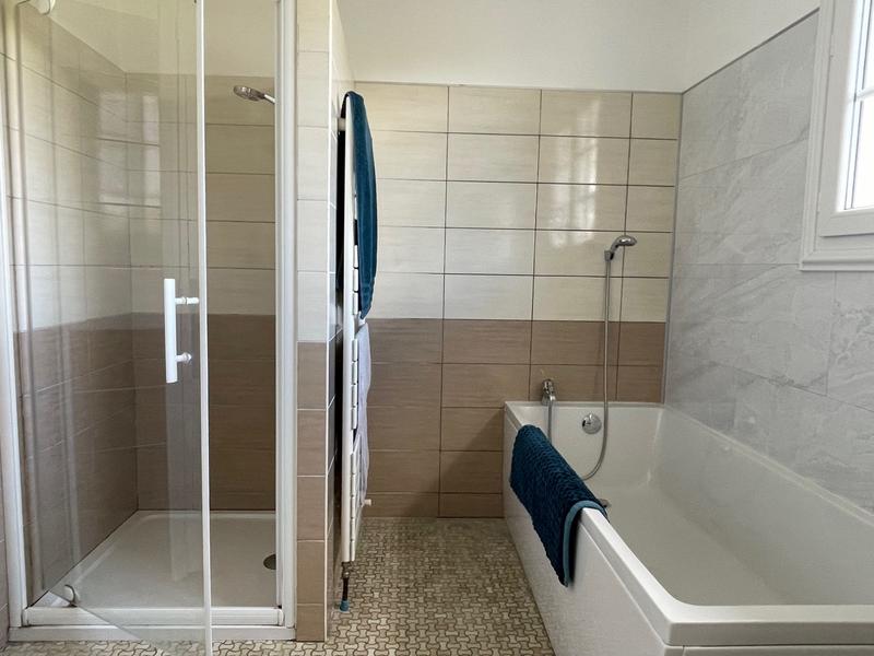 Maison - 230 m² - 6 pièces